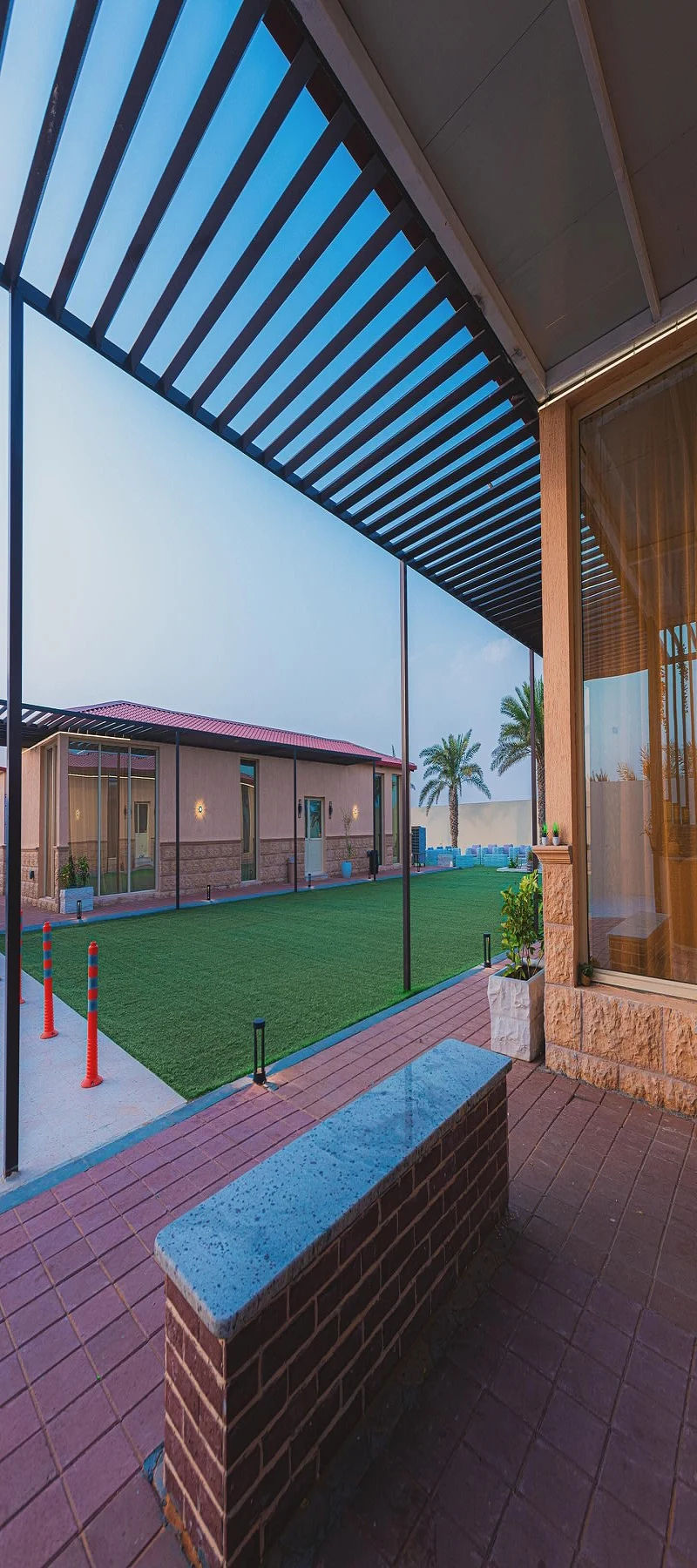Grand Palm Tree Garden Farmhouse