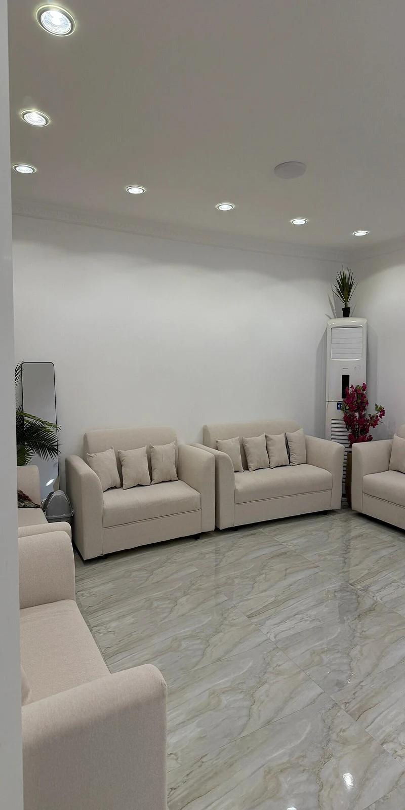 Spacious 3-Bedroom With Wide Pool