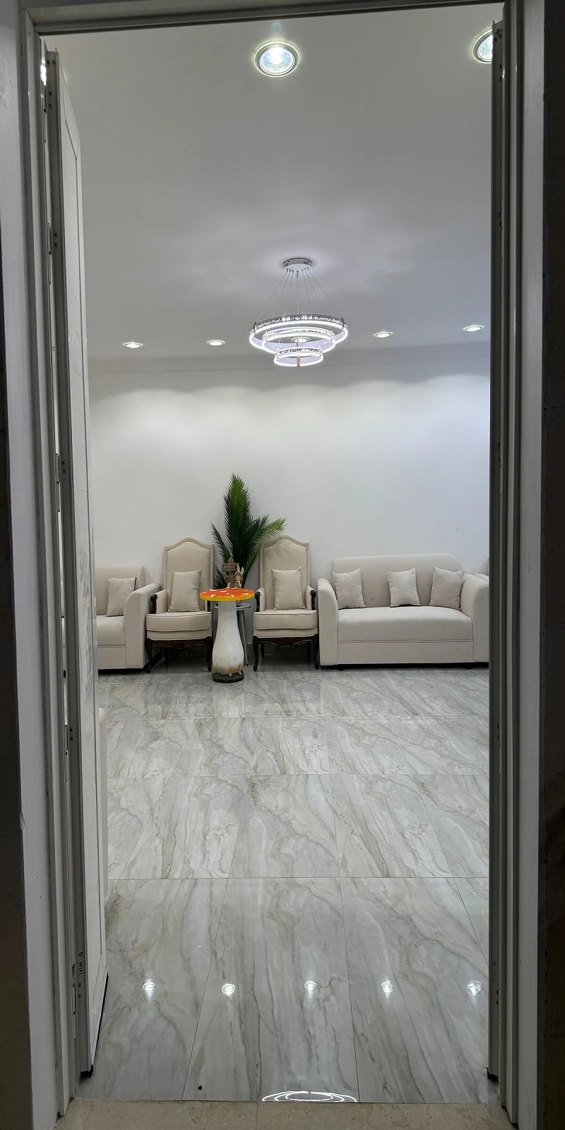 Spacious 3-Bedroom With Wide Pool