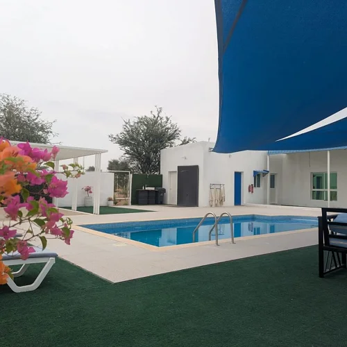 Spacious Farmhouse With Barn & Pool