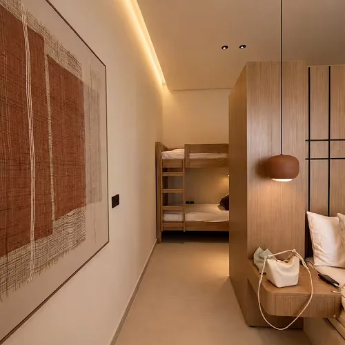 Modern Bedrooms With Lake View — Photo 5